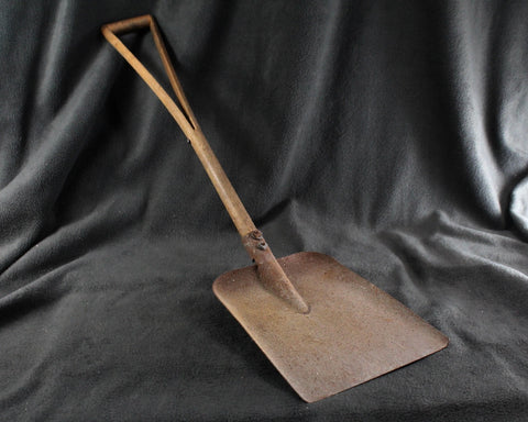 Bixley Shop Antique Garden Shovel | Antique Small Shovel with Wood Handle | Bixley Shop