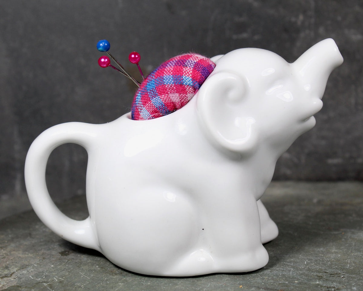 Cute Ceramic Elephant Tea Cup with Built in Tea Bag Holder - China