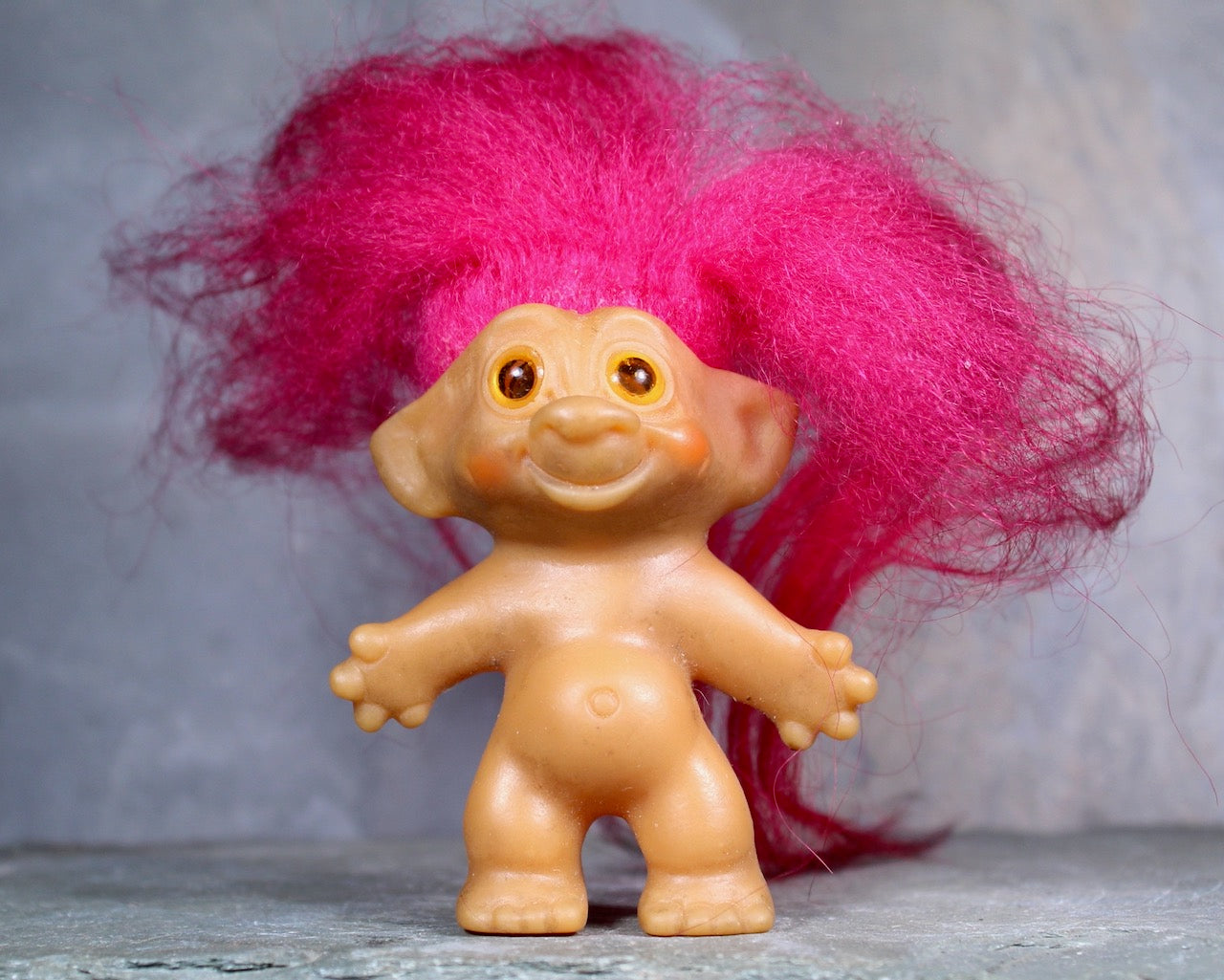 Pink hair troll online