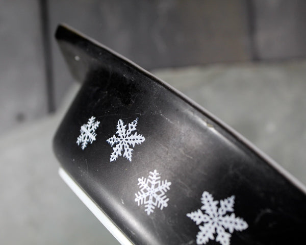 RARE! Pyrex Charcoal with White Snowflake Pattern | 1 1/2 Quart Divided Dish | 1950s Pyrex | Bixley Shop