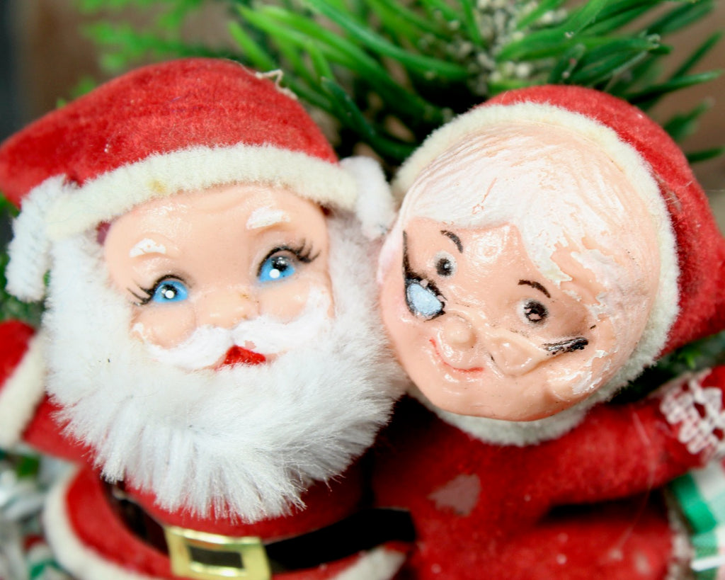Vintage Santa & Mrs. Claus Hugging! - Mid-Century Flocked Santa 