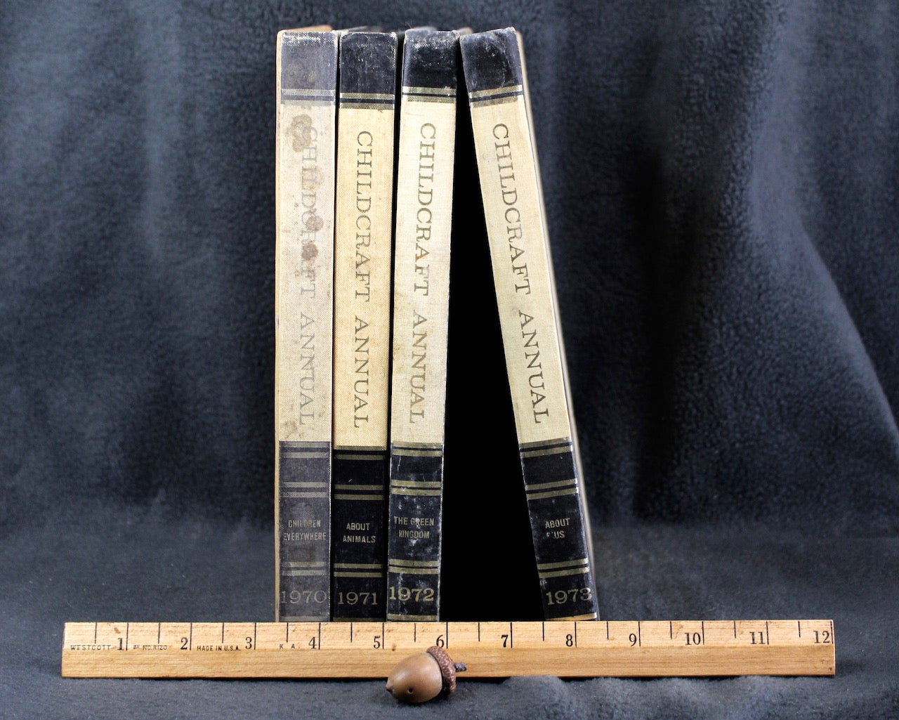 アンティーク！　全巻揃いの1970年代Childcraftです ChildCraftAnnuals-Setof4-1970-