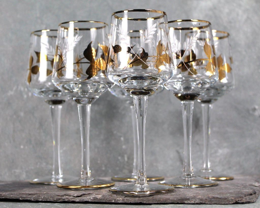 https://bixleyshop.com/cdn/shop/products/Mid-CenturyGoldLeafDecanterandCordialGlassSet17_1024x1024.jpg?v=1666896573