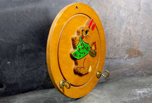 Vintage Bunny Key Organizer - Hamilton Canada Souvenir - Hooks for Organization - Vintage Souvenir - Canadian Bunny
